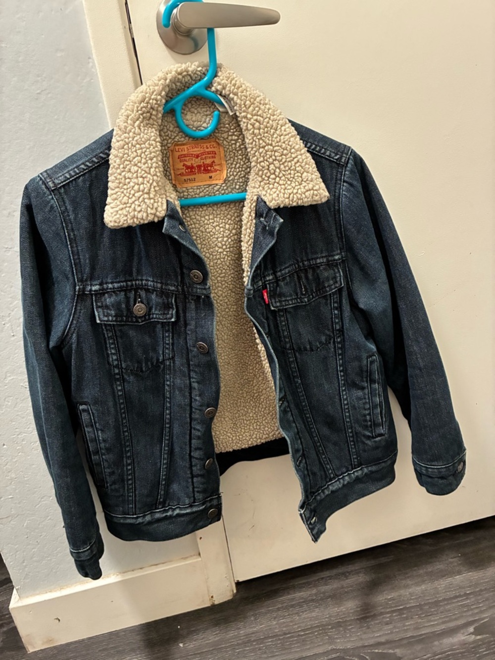 Women’s M Levi's Dark Blue Denim Sherpa-Lined Jacket